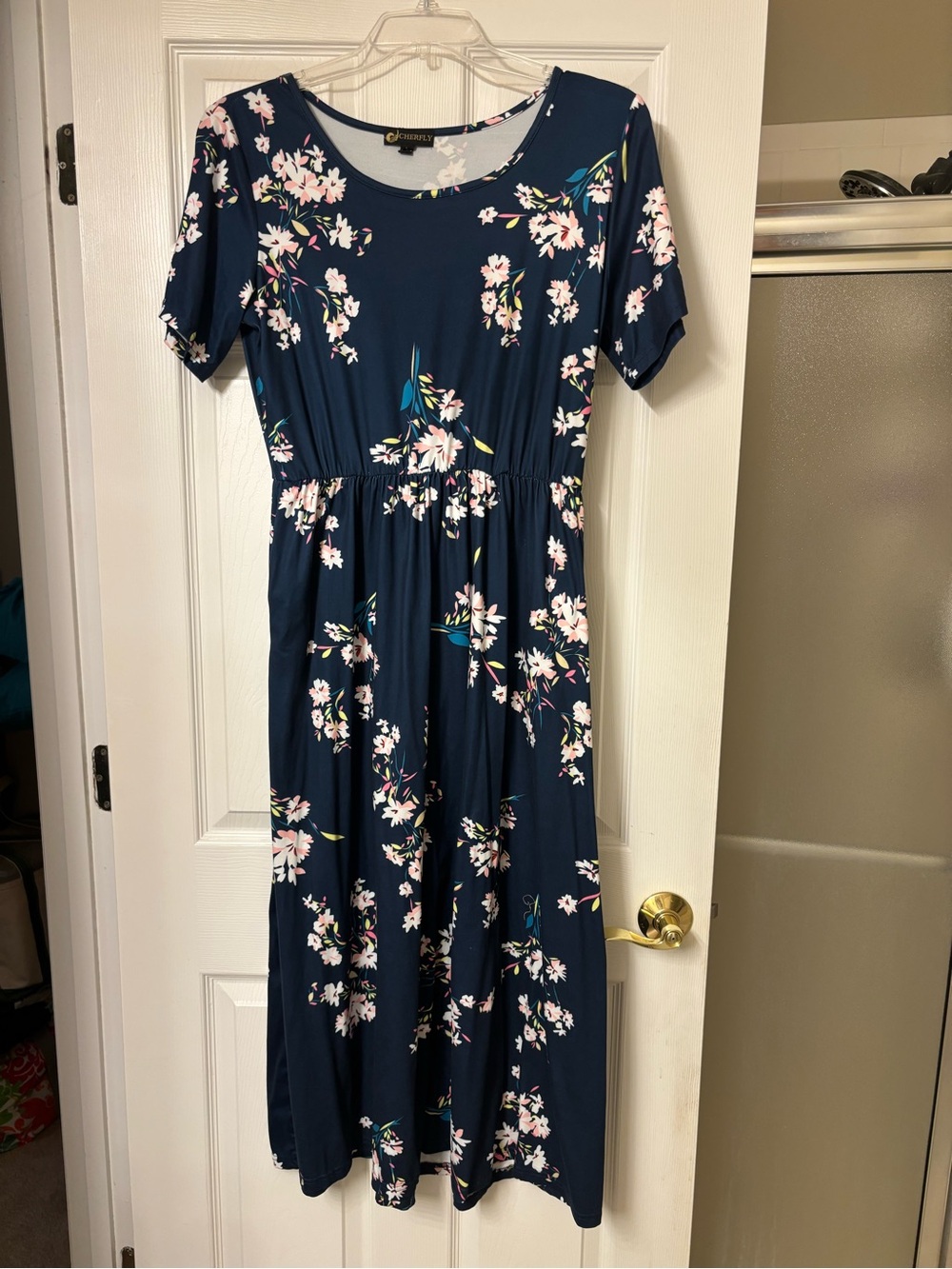 Great condition Women's Floral Navy Maxi Dress. Sz L.
